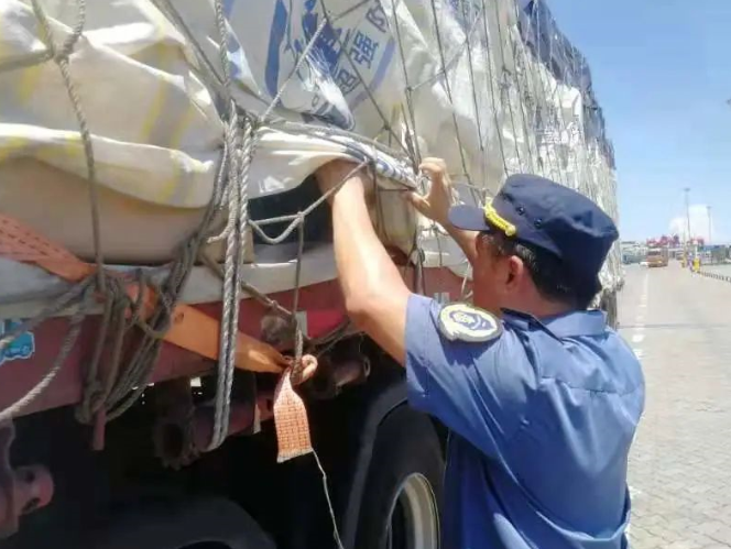 注意（yì）了！海南港（gǎng）口查車，查5個月（yuè）！嚴禁違規塑料製品進入！