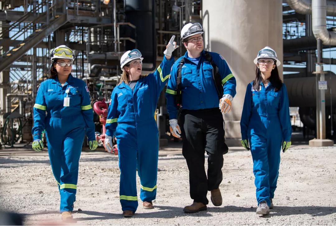 利安德巴賽爾與中石（shí）化簽署諒解備忘錄，成（chéng）立合資企業（yè）在中國生產丙二醇醚