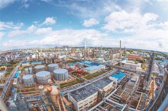 中國（guó）石化石家莊煉化分公司加（jiā）速推進（jìn）綠色（sè）轉型發展（zhǎn）項（xiàng）目